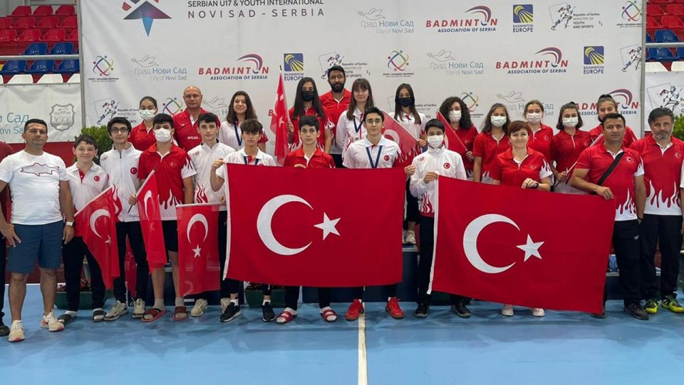 17 Yaş Altı Badminton Milli Takımından 5 madalya