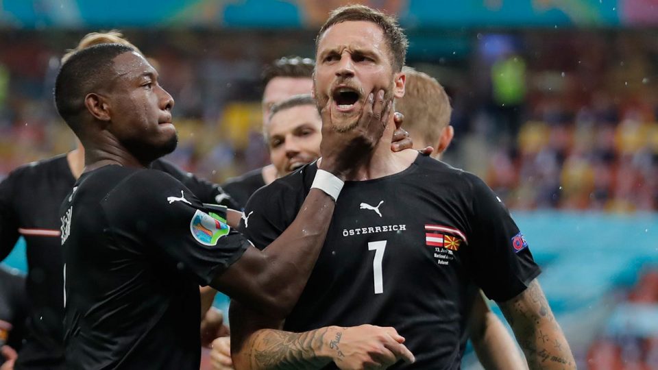 Irkçı ifadeler kullandığı iddia edilen Arnautovic özür diledi