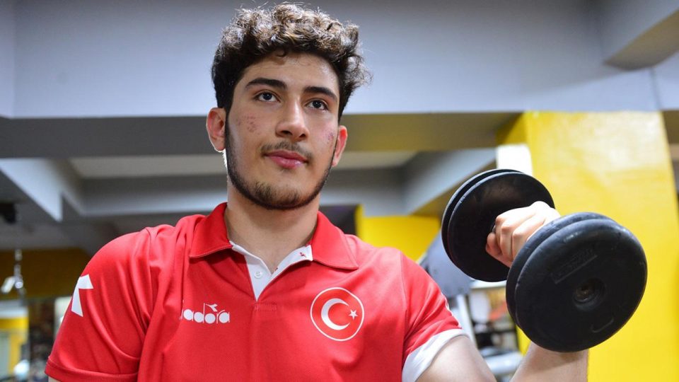 Milli bilek güreşçi Bakan Varank ile yapacağı maçı bekliyor