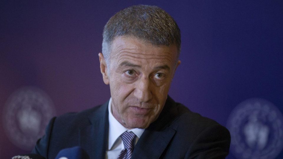 Ahmet Ağaoğlu: Türk futbolunun sorunlarını futbol ailesi çözer