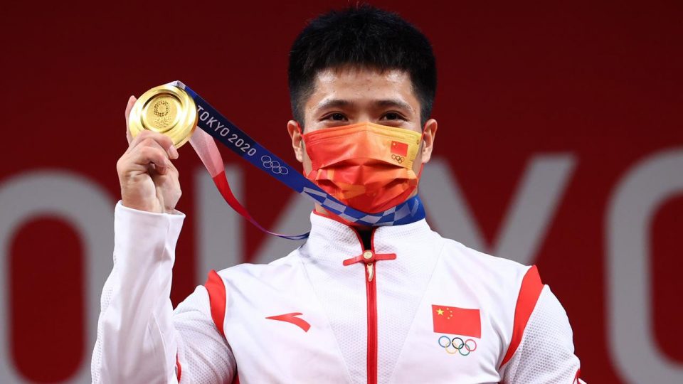 Çinli halterden iki olimpiyat rekoru