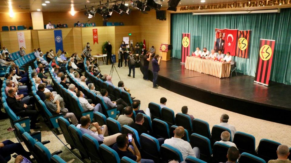Eskişehirspor’da genel kurul üçüncü kez ertelendi