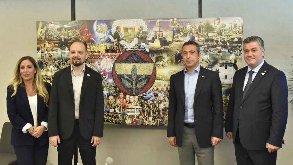 Fenerbahçe tarihinin anlatıldığı Vakt-i Fener tablosu tanıtıldı