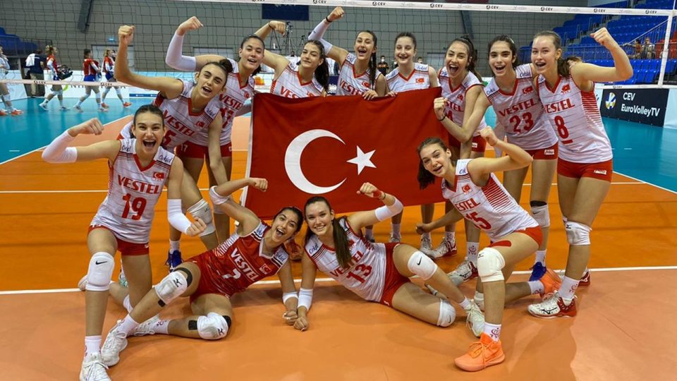Genç milliler Çekya’ya set vermedi