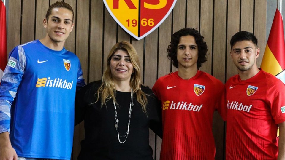 Kayserispor 3 futbolcunun sözleşmesini uzattı