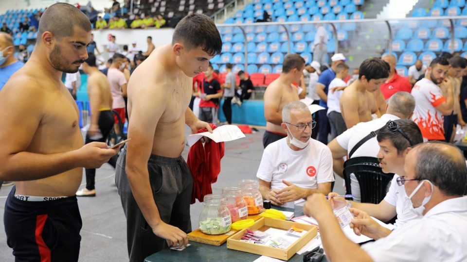 Kırkpınar’da ilk gün yaklaşık 650 pehlivan kayıt yaptırdı