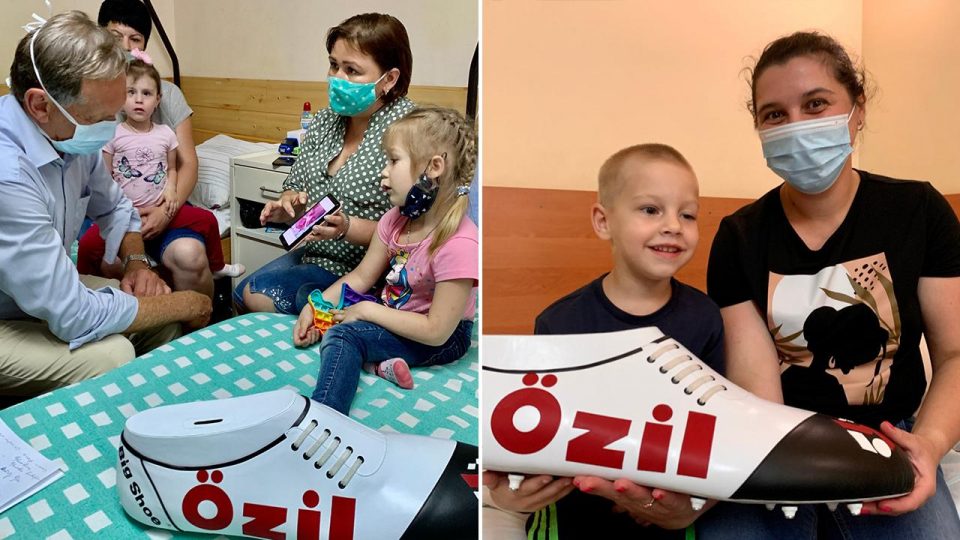 Mesut Özil Ukrayna’da çocukları ameliyat ettirdi