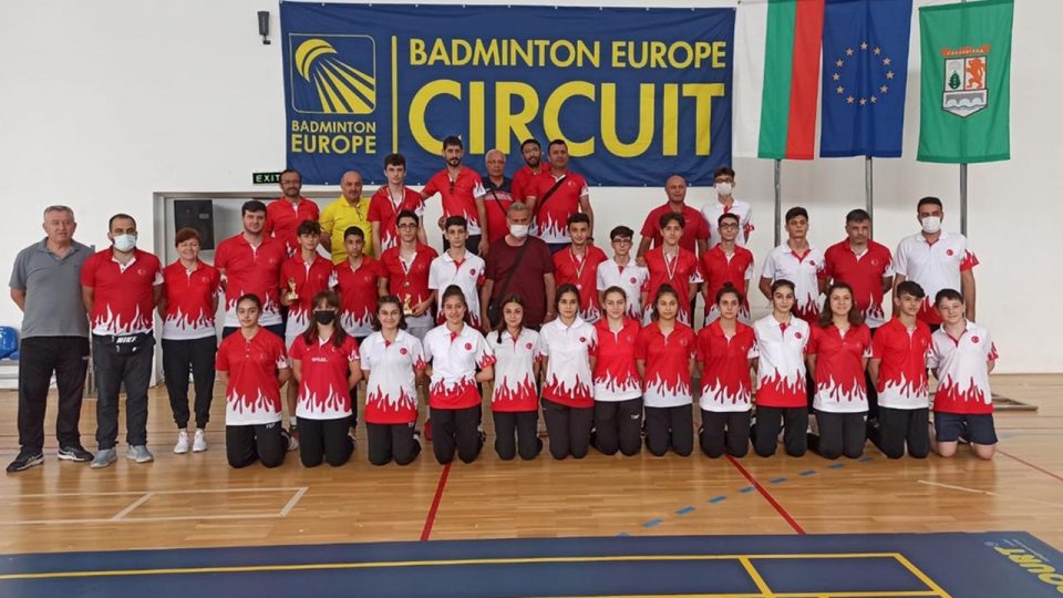 Milli badmintonculardan 4 madalya