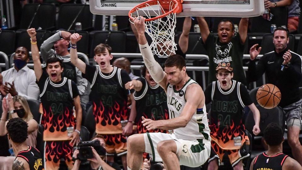 NBA’de Milwaukee Bucks final için avantaj yakaladı