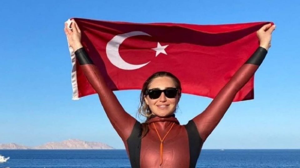 Şahika Ercümen’den Bahamalar’da Türkiye rekoru