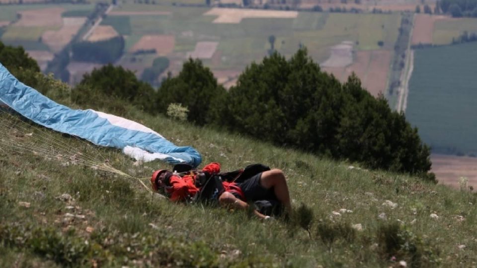 Tokat’taki yamaç paraşütü yarışında kaza