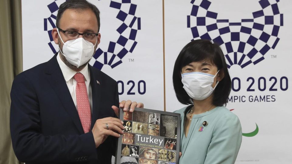 Bakan Kasapoğlu, Japonya Olimpiyatlar Bakanı ile görüştü