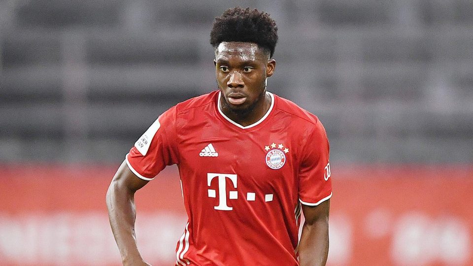 Bayern Münihli Davies’ten sığınmacı paralimpik sporculara destek