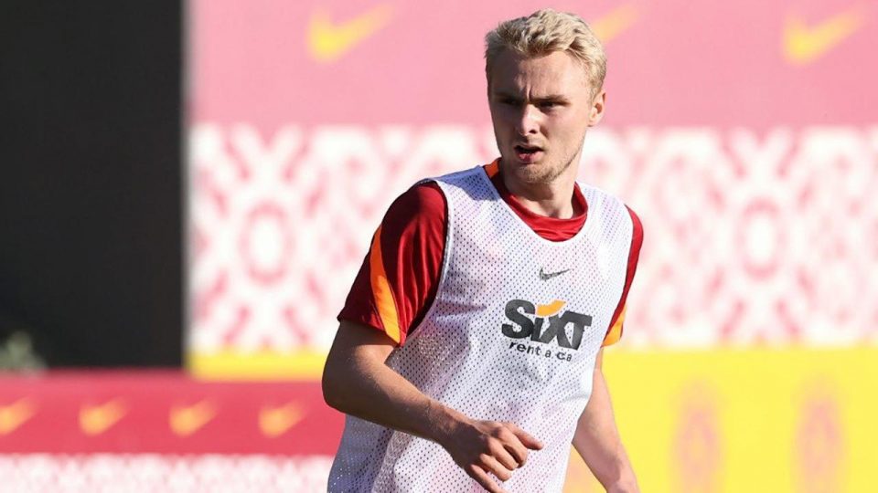 Galatasaray’da Victor Nelsson ilk antrenmanına çıktı