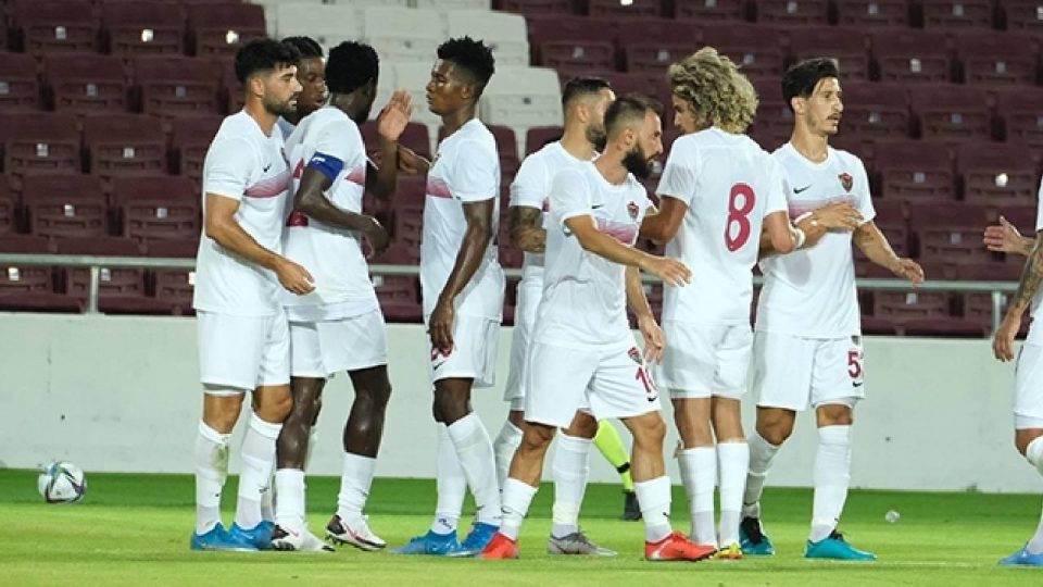 Hatayspor yeni stadını galibiyetle açtı