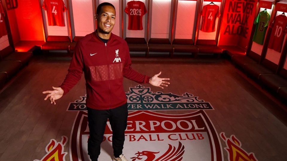 Liverpool, Virgil van Dijk’ın sözleşmesini uzattı
