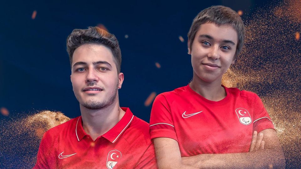 Türk bayrağını Havva Elmalı ile Mücahit Günaydın taşıyacak