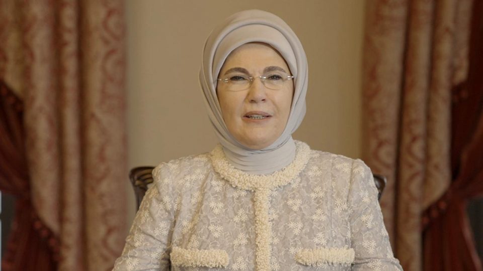 Emine Erdoğan’dan Filenin Sultanları’na tebrik