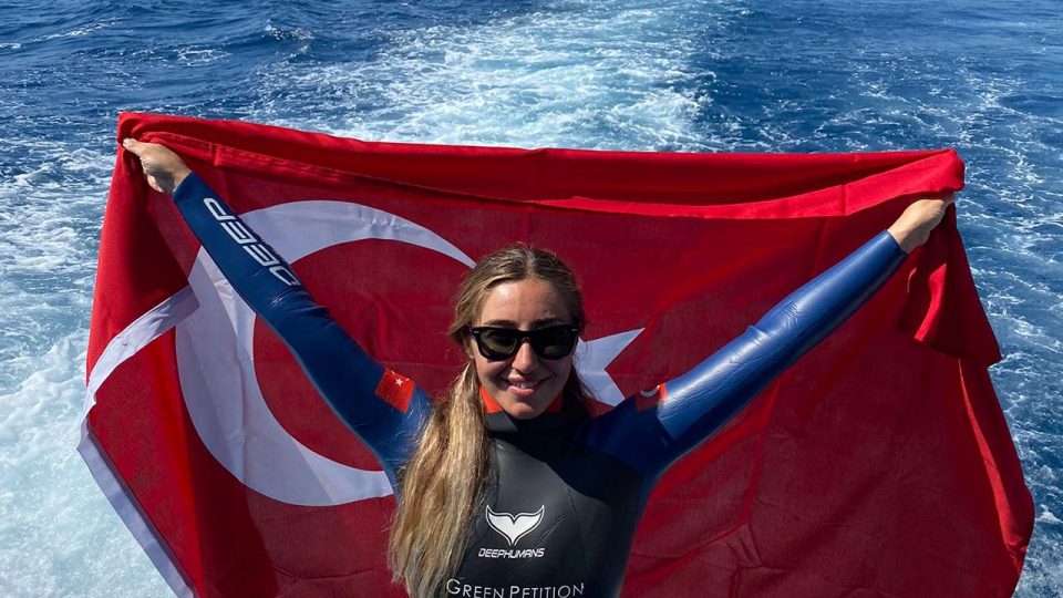 Milli sporcu Şahika Ercümen’den iki altın madalya