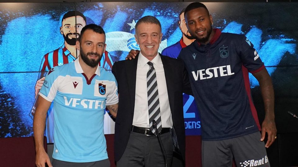 Trabzonspor’da gecikmeli imza töreni