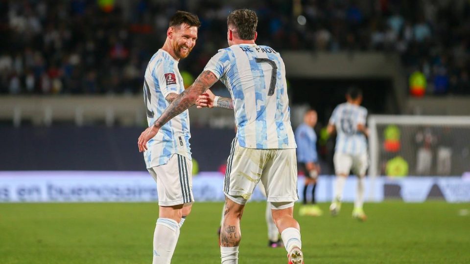 Arjantin Uruguay’ı farklı geçti