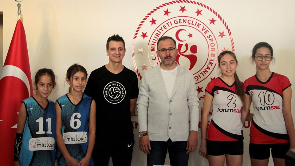 Bakan Kasapoğlu: Hedefimiz sporun tabana yayılması