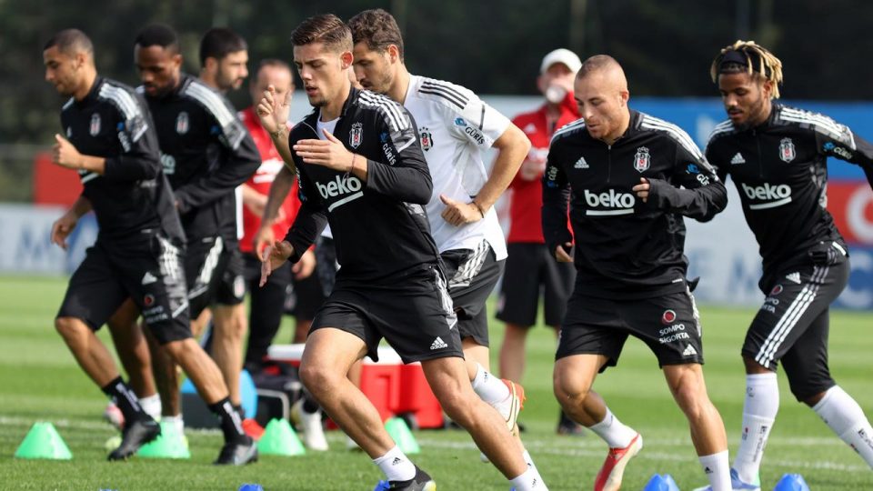 Beşiktaş’ta üç oyuncu 11’e dönüyor