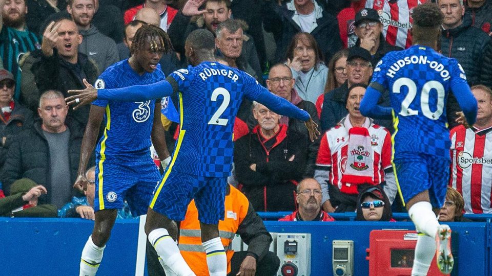 Chelsea üç puanı 3 golle geçti