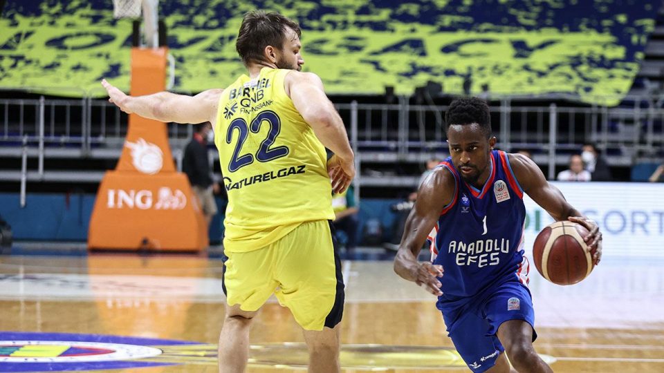 Fenerbahçe Beko, Anadolu Efes’i konuk edecek