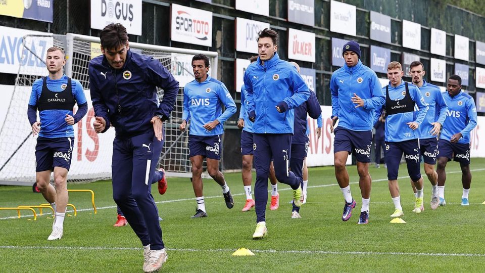 Fenerbahçe’de Trabzonspor maçının kadrosu netleşiyor