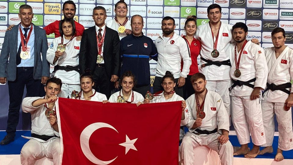 Genç judocular başarılarıyla dikkat çekti