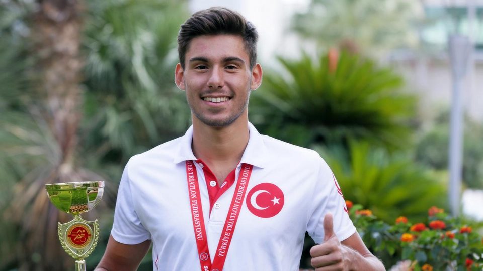 Gültiğin Er İspanya’da Türk triatlon tarihine geçti