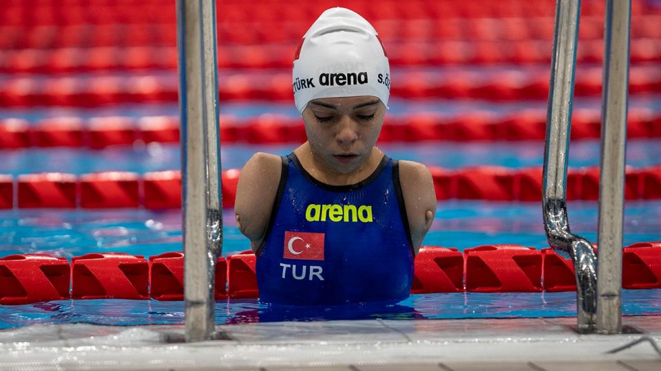 Paralimpik milli yüzücü Sevilay Öztürk’ün gözü yeni başarılarda