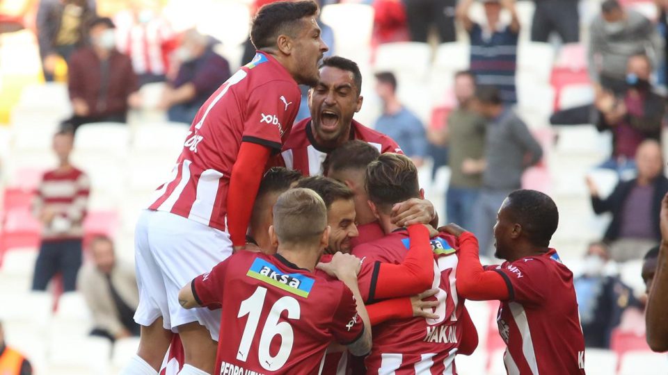 Sivasspor evindeki yenilmezlik serisini 4 maça çıkardı