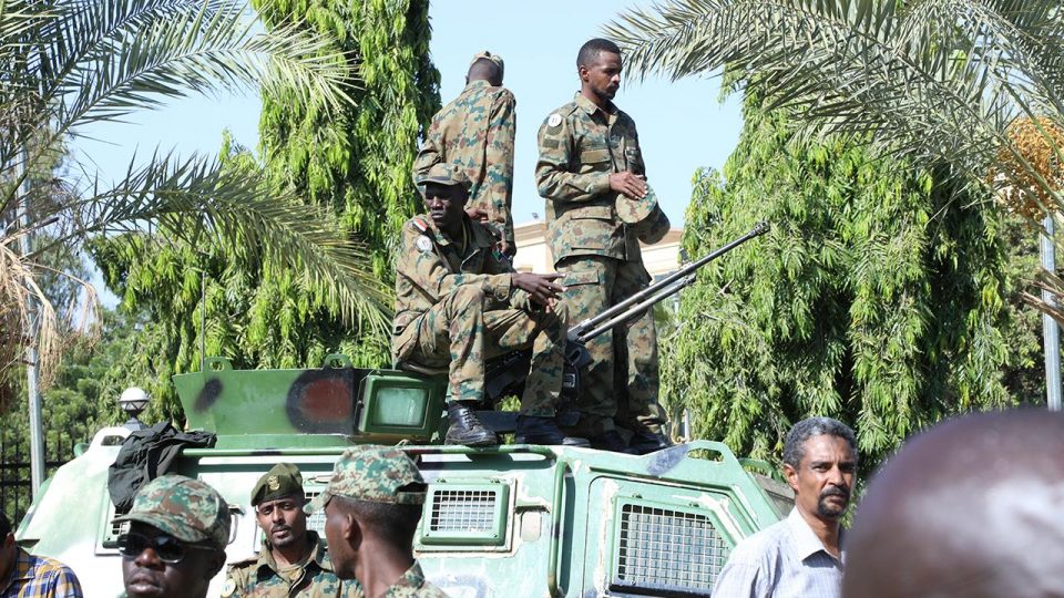 Sudan’da darbe girişimi sonrası halka sokağa inme çağrısı