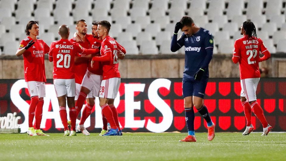 14 oyuncusu koronavirüs olan Belenenses, Benfica maçına 9 kişiyle çıktı
