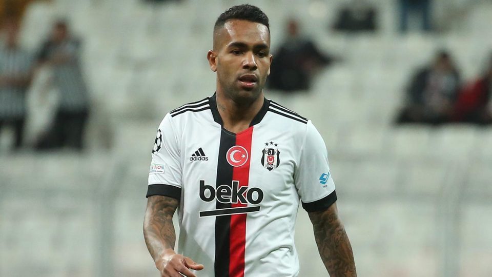 Alex Teixeira’dan Beşiktaş’a kötü haber