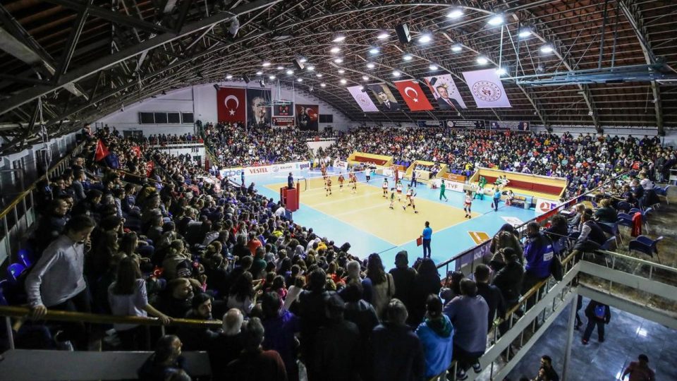 Türkiye Voleybol Federasyonu’ndan seyirci kararı