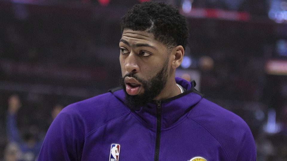 Anthony Davis sahalardan 1 ay uzak