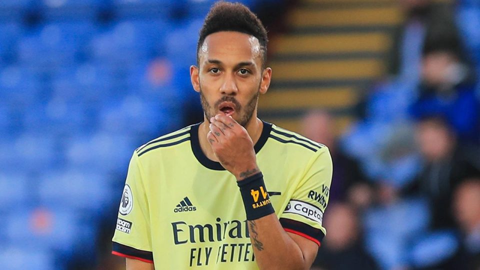 Arsenal’de Aubameyang’ın kaptanlık görevine son verildi
