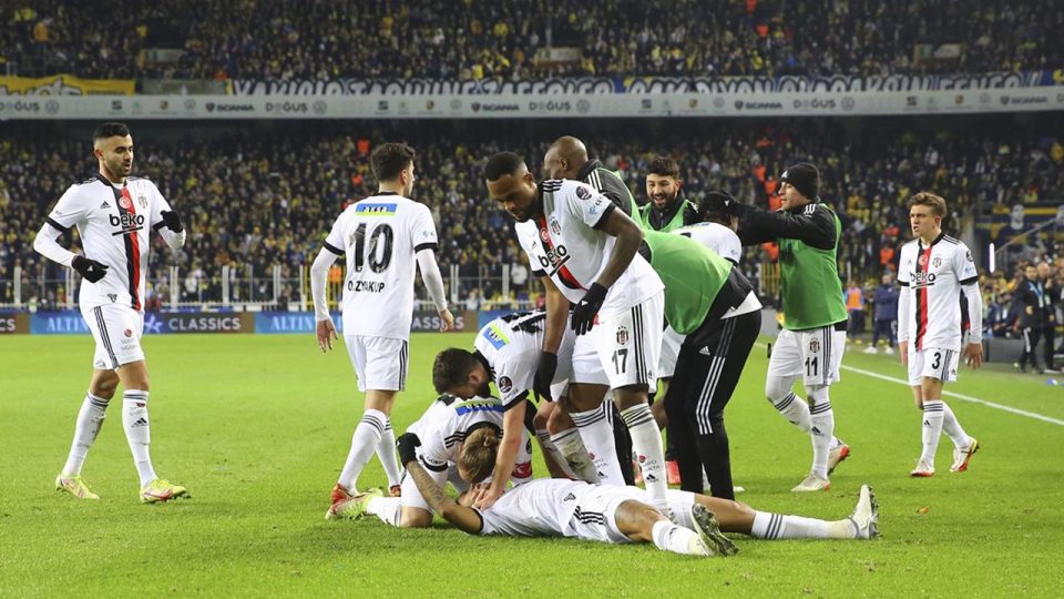 Beşiktaş derbiden beraberlikle ayrıldı