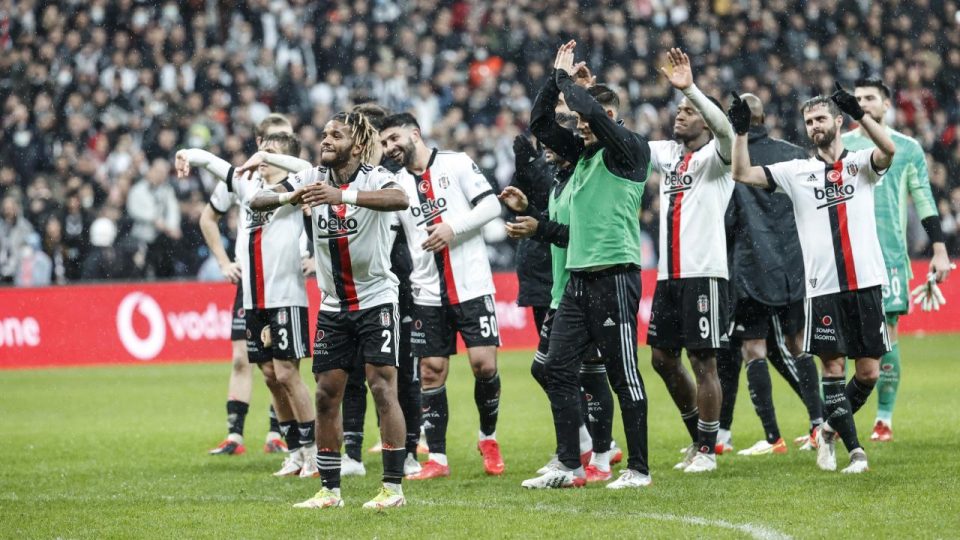 Beşiktaş derbilerde söz sahibi