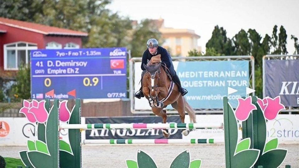 Binicilikte Derin Demirsoy İspanya’da birinci oldu