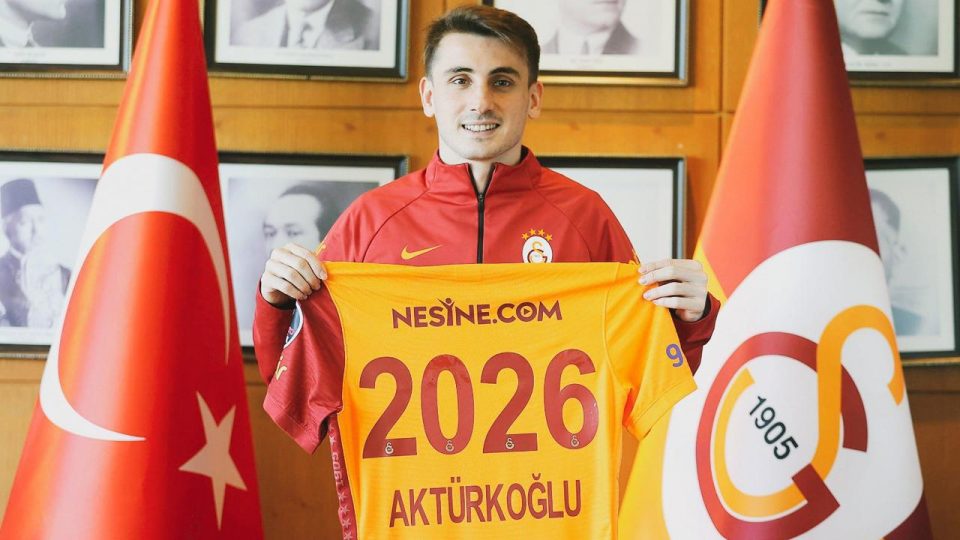 Galatasaray Kerem Aktürkoğlu’nun sözleşmesini yeniledi