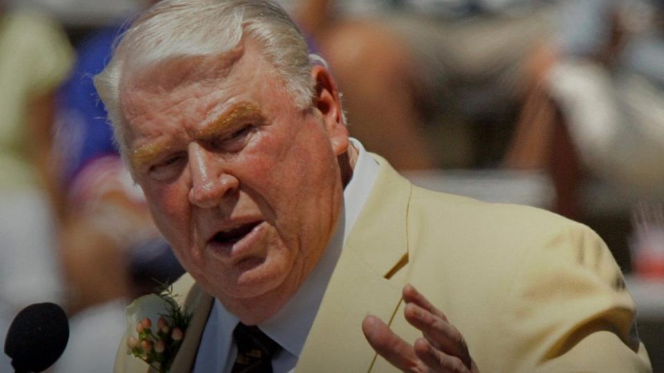 NFL’in efsane antrenörlerinden John Madden yaşamını yitirdi