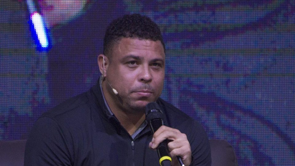 Ronaldo Cruzeiro’yu satın aldı