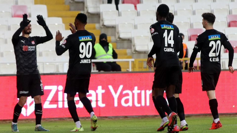 Sivasspor son 16’ya kaldı