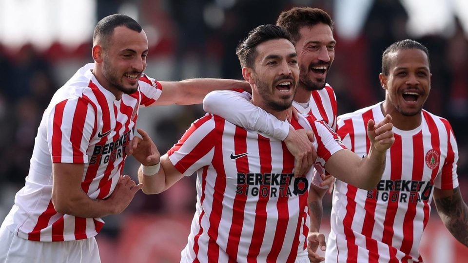 Spor Toto 1. Lig’de ilk devrenin lideri Ümraniyespor