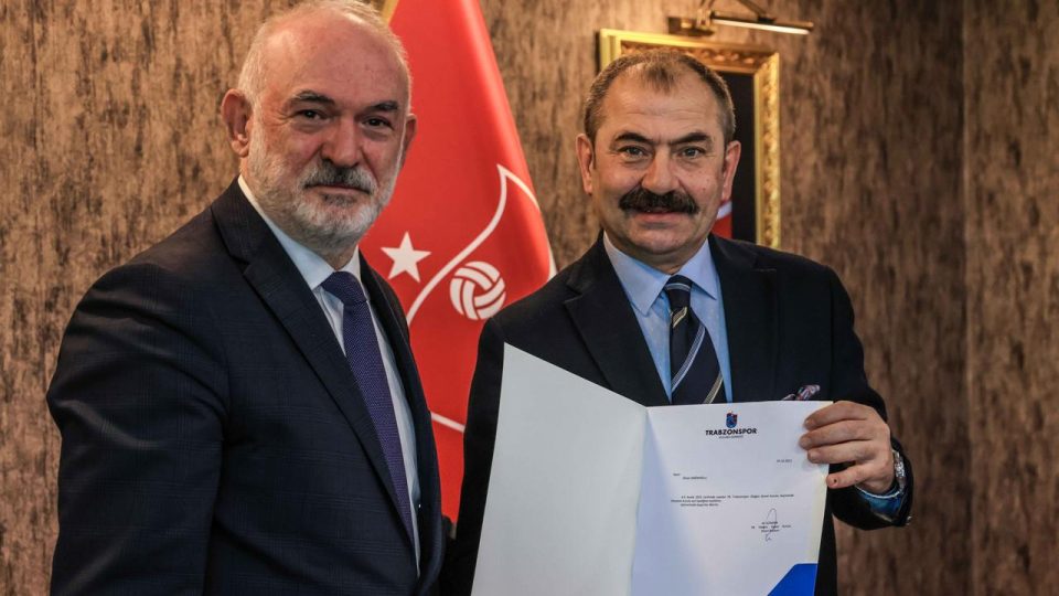 Trabzonspor’un yeni yönetimi mazbatasını aldı
