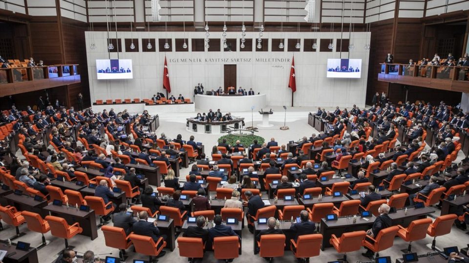 Yeni spor yasası için mesai sürüyor: Nihat Özdemir dinlendi